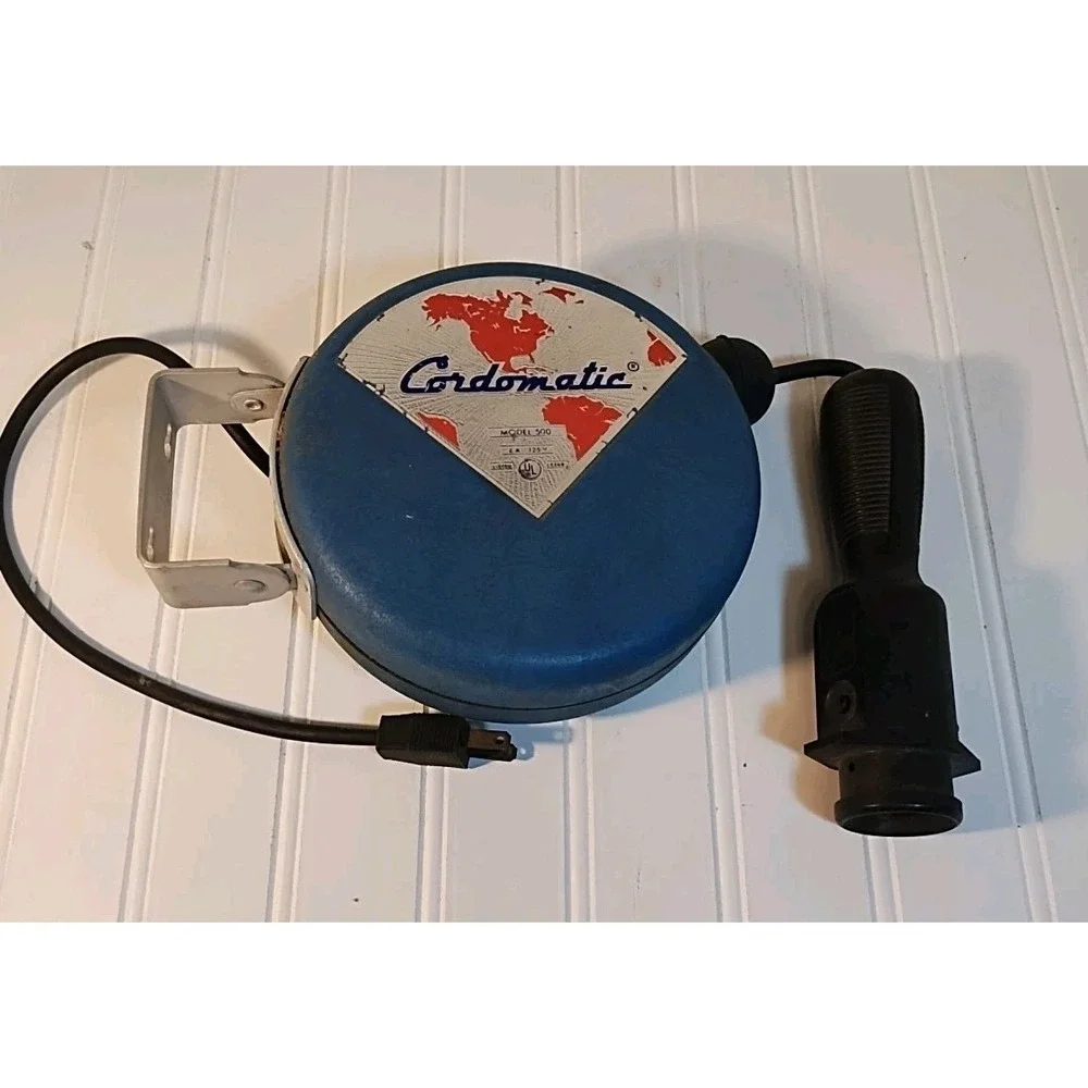 Vintage Cordomatic Model 500 Blue Retractable Trouble Light & 20